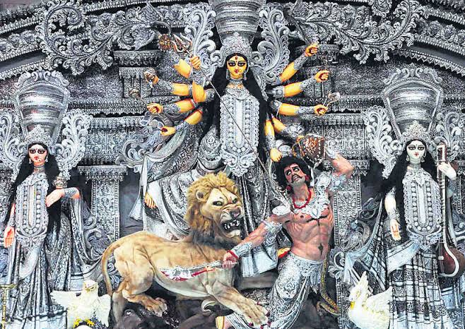 कोलकाता में दुर्गा पूजा की भव्यता इस बार अनोखी होगी