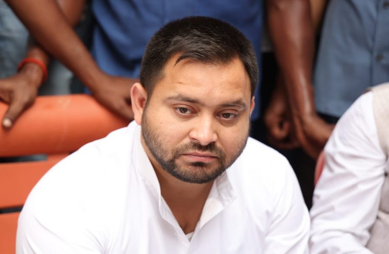 Bihar: मधुबनी नरसंहार मामले में तेजस्वी यादव ने नितीश सरकार पर लगाया आरोप, कहा- अपराधियों को मिल रहा है सरकार का संरक्षण