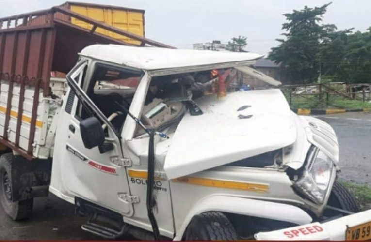 बिहार में ऑक्सीजन सिलिंडर से लदी गाडी दुर्घटना ग्रस्त, 2 स्टाफ की मौके पर हुई मौत