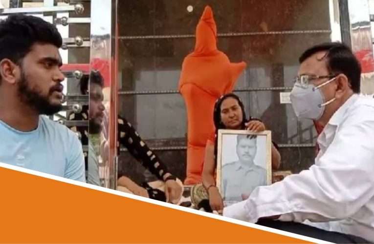 पुलवामा हमले में शहीद की पत्नी  धरने पर बैठी , कहा -जब तक  मांग पूरी नहीं होगी तब तक बैठी रहूंगी