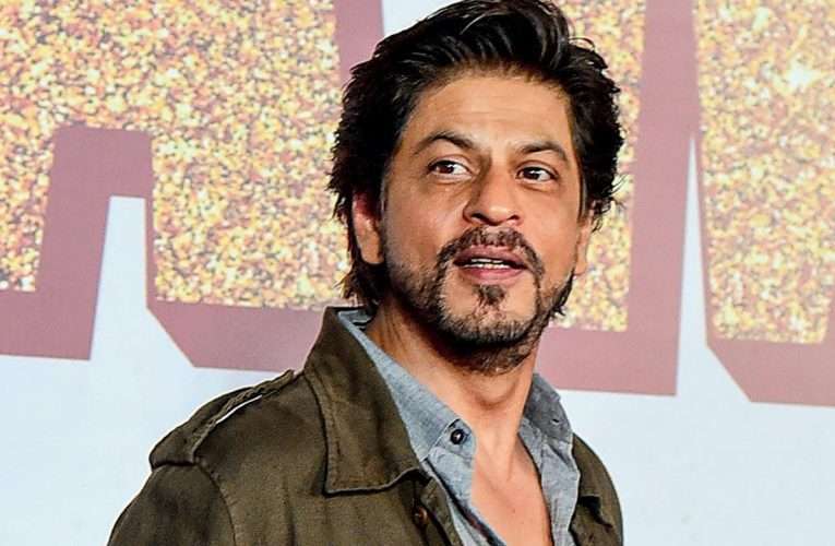 ट्वीटर वार:  बीजेपी सदस्य ने ट्वीटर पर शाहरुखान को बहिष्कार करने का चलाया अभियान , जबाब में अभिनेता के फैन आये सामने