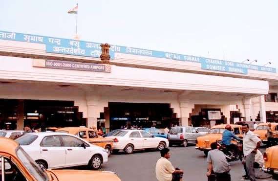 बिहार के 16 साल के लड़के के कारण  कोलकाता एयरपोर्ट पर मची  अफरा-तफरी, ढाई घंटे तक रोकी गई फ्लाइट