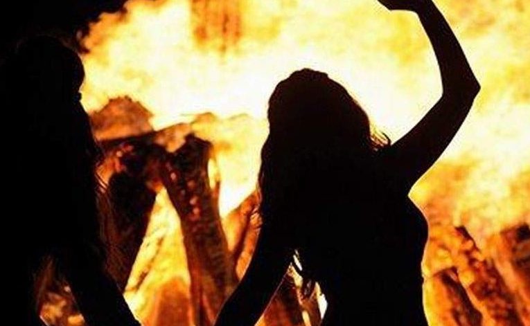 जमशेदपुर:  शिक्षक ने नक़ल के जांच के दौरान छात्रा से कपडे उतरवाए, जिसके बाद  छात्रा ने शर्मिंदगी में खुद को किया आग के हवाले,