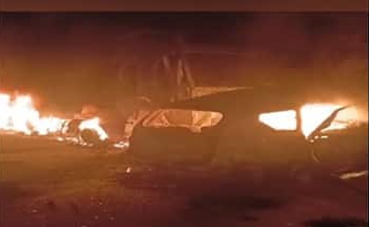 Road  Accident: UP में भयंकर सड़क हादसे में कार धूं  धूं  कर जली,  8 लोग पूरी तरह से जले