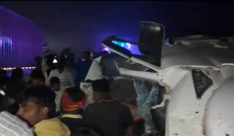 Kaimur Road  Accident:  तेज रफ़्तार कार और कंटेनर की जबरदस्त टक्कर, भोजपुरी  गायक समेत 9 लोगो की मौत