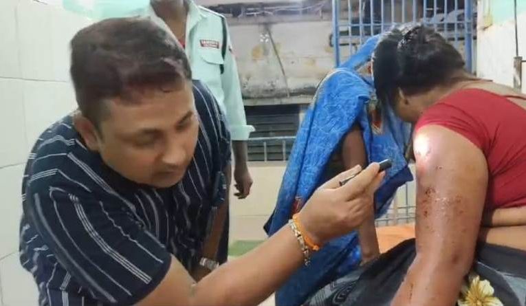 कटिहार: बाइक छीनने के क्रम में अज्ञात अपराधियों ने चलाई गोली , बाइक सवार महिला घायल